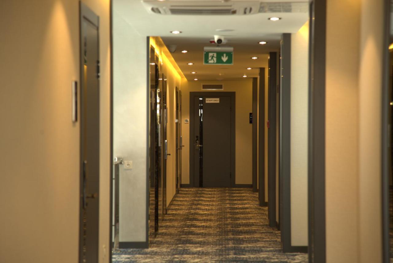 Unique Hotel Tasjkent Eksteriør bilde