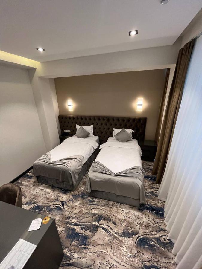 Unique Hotel Tasjkent Eksteriør bilde